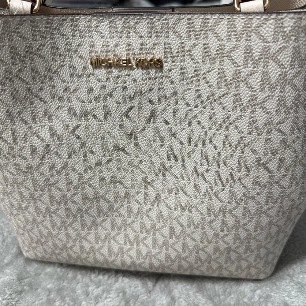 Michael Kors Women's Signature Logo Tote and Zip Wallet Set in Vanilla/Acorn